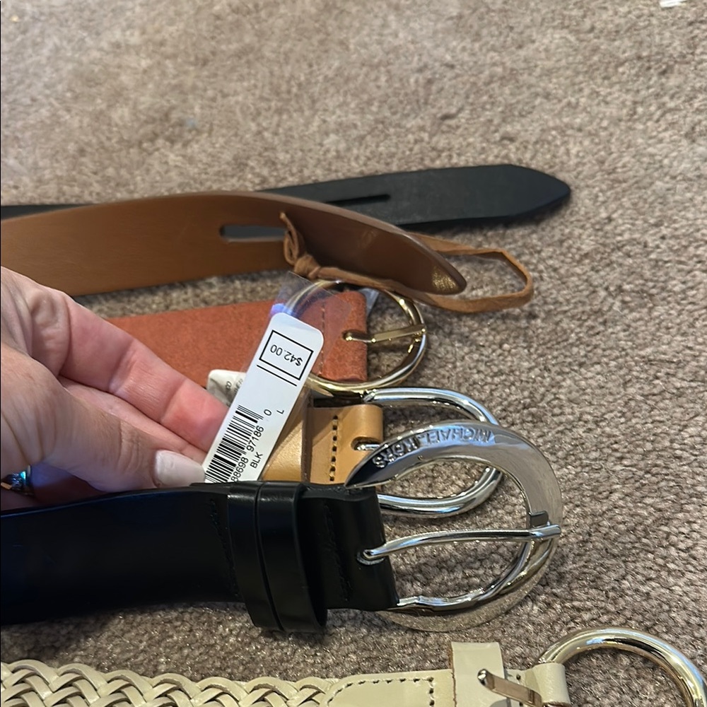 Assorted size large Belts Collection - Picture 5 of 9